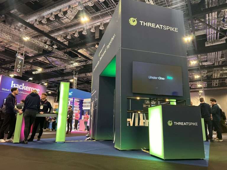 ThreatSpike’s sustainable exhibition stand built with the modular T3 System and illuminated archway.